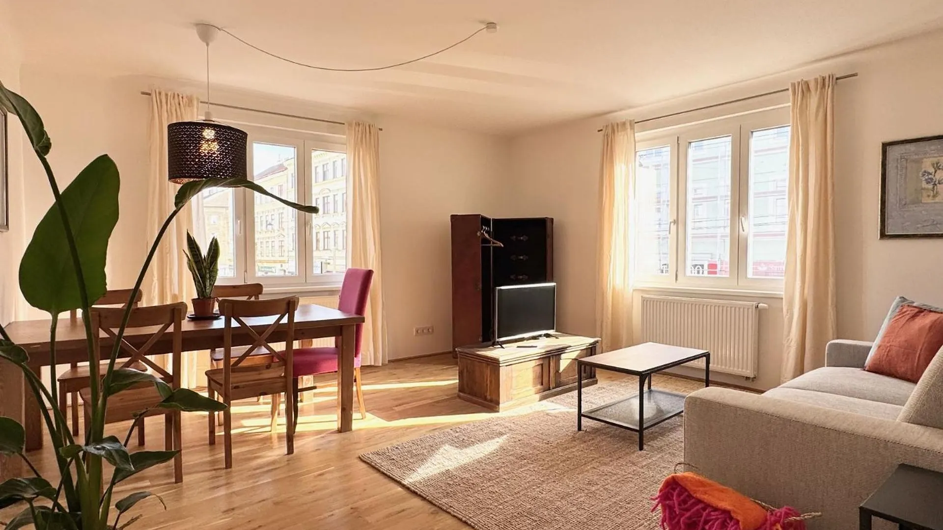 Sonnige Wohnung Beim Yppenplatz Viyana